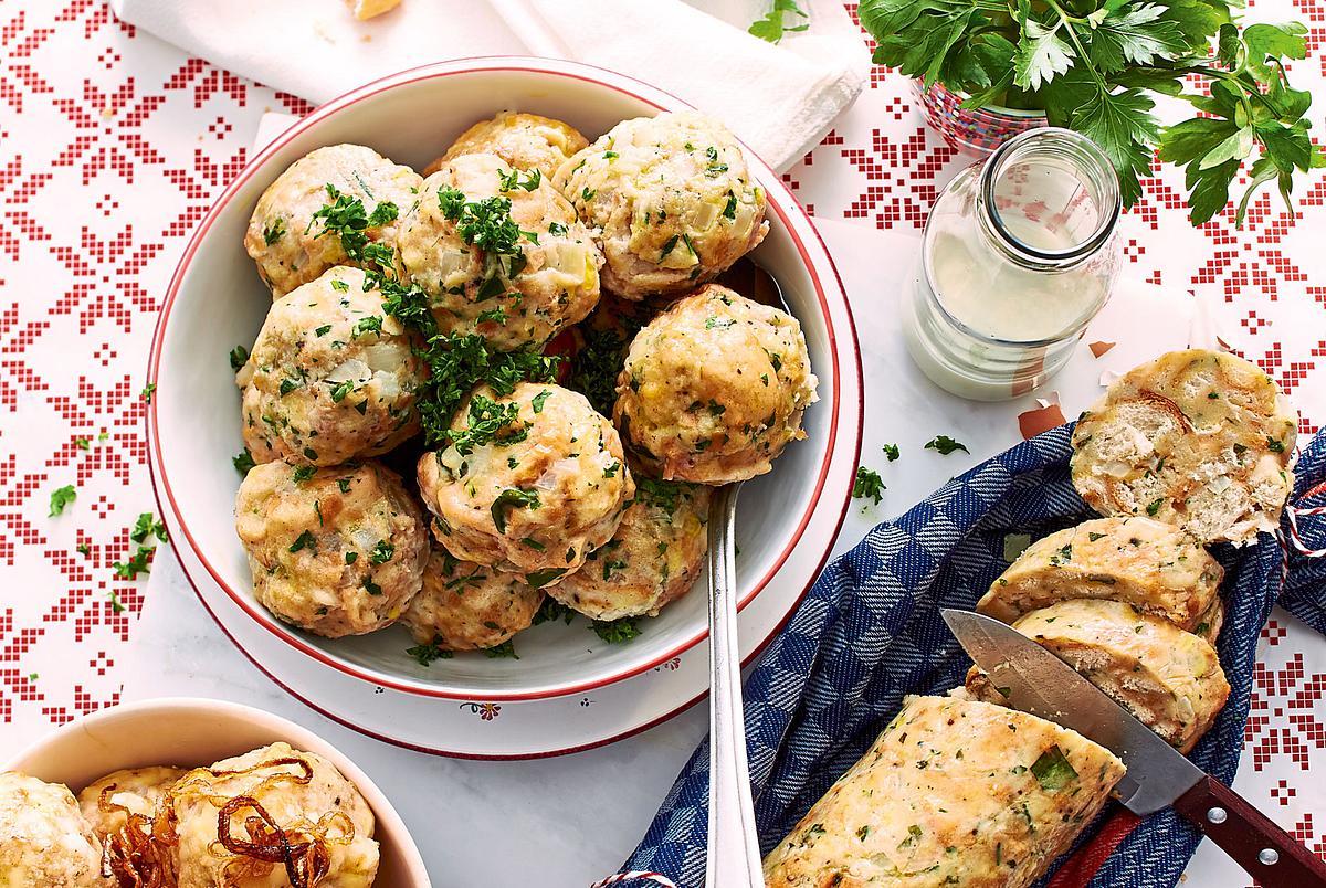 Knödel là một loại bánh bao truyền thống của Đức.