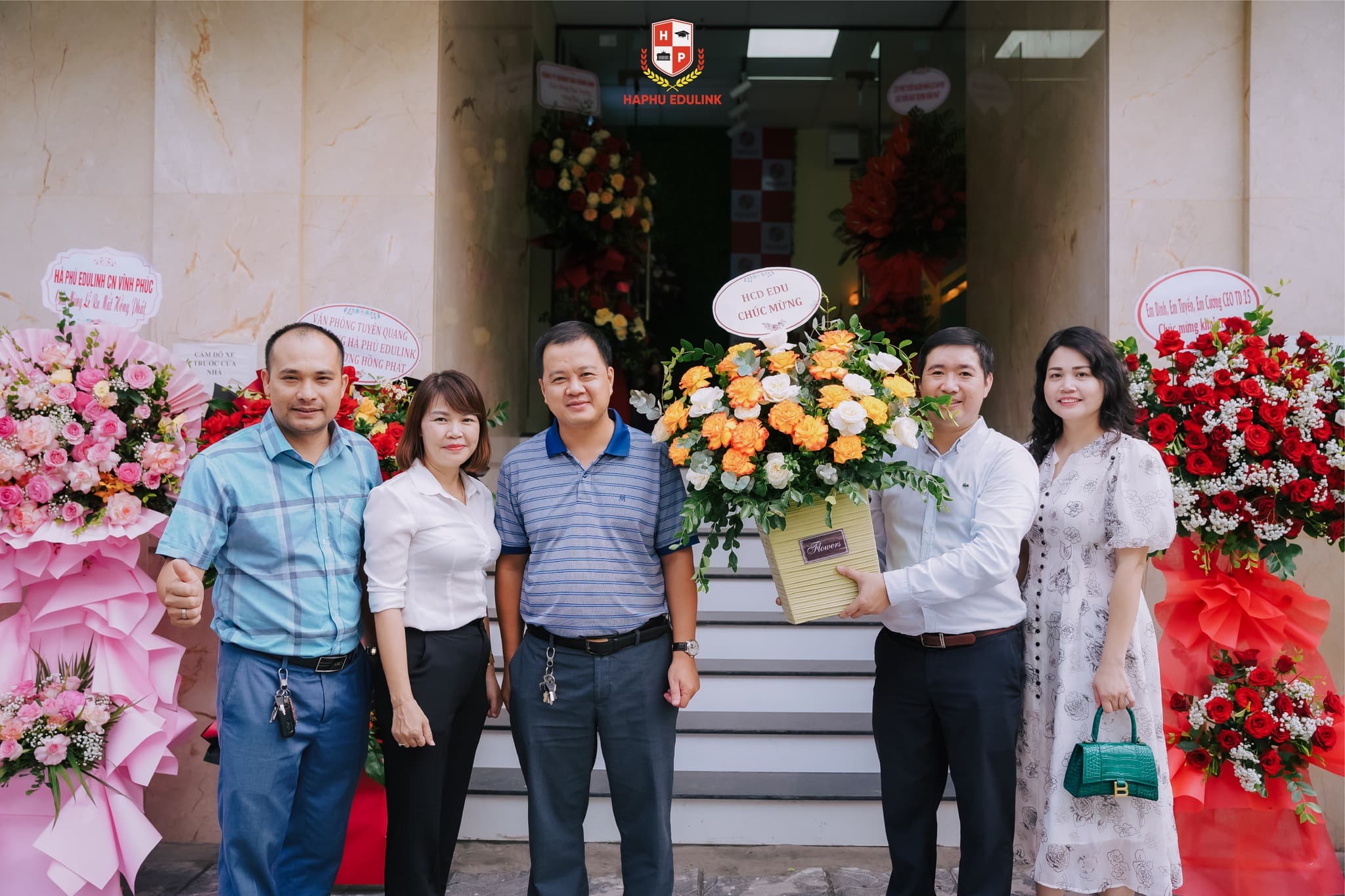 Quý đối tác đến tham dự sự kiện khai trương văn phòng mới của Hà Phú Edulink