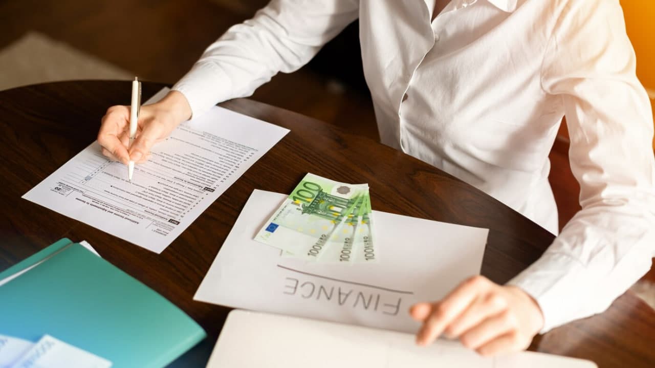 Đa phần các bạn sẽ chọn các trường đào tạo không yêu cầu chứng minh tài chính