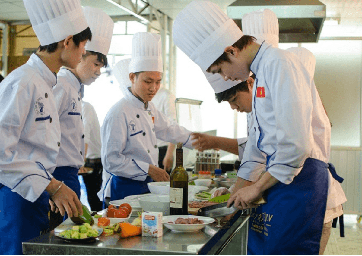Khác biệt với nhiều chương trình khác, du học nghề tại Hàn Quốc cung cấp cơ hội thực tập có lương theo quy định của chính phủ Hàn Quốc