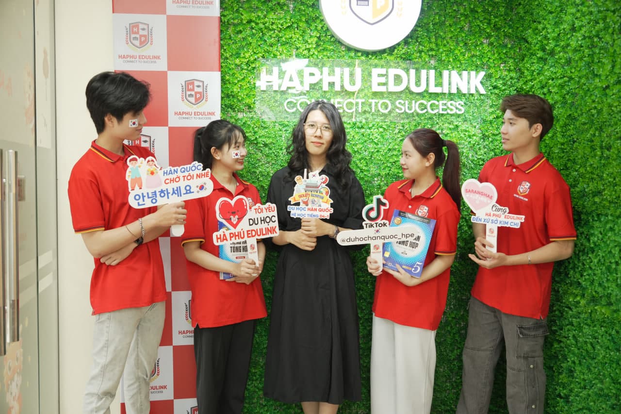 Hà Phú Edulink là một trong những trung tâm du học uy tín, chuyên cung cấp các dịch vụ tư vấn du học Hàn Quốc.