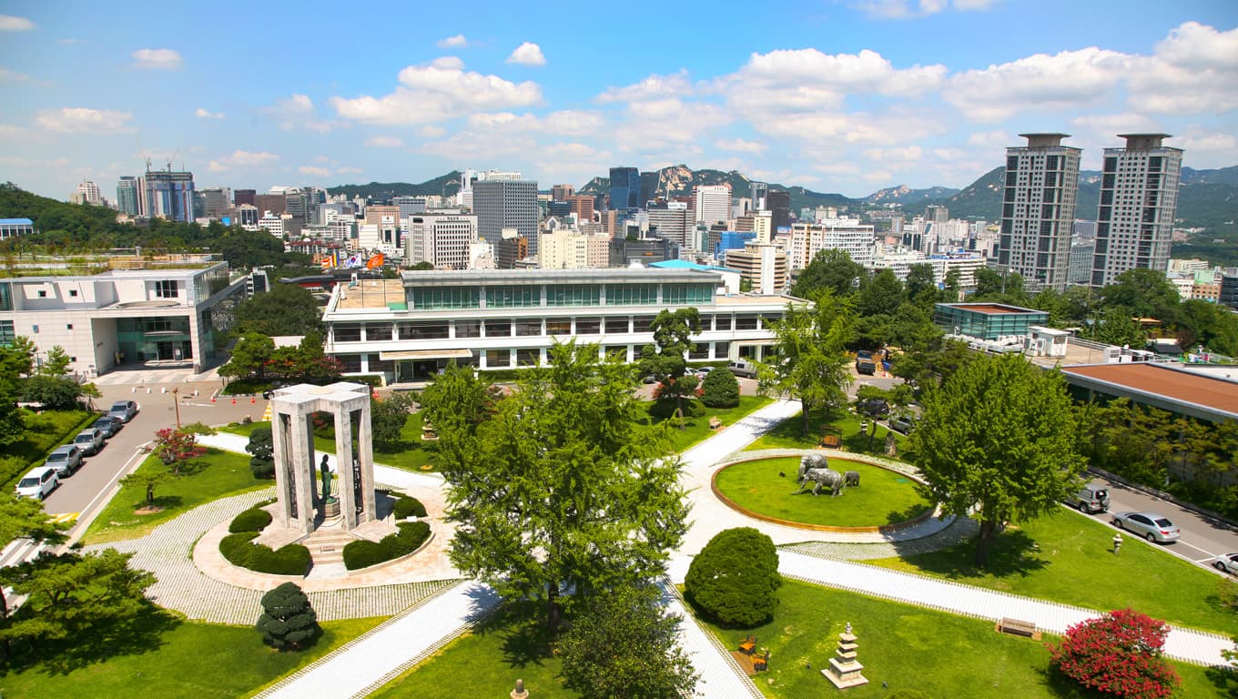Du học Đại học tại Hàn Quốc có rất nhiều chương trình học bổng dành cho du học sinh. 