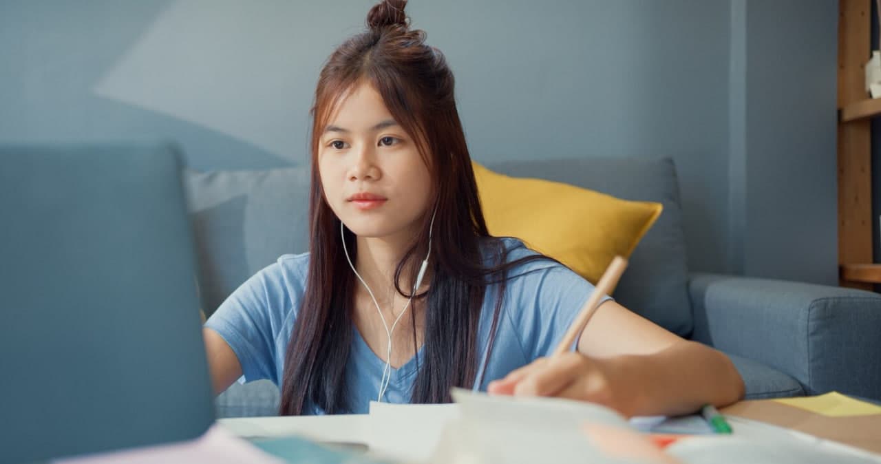 Biên phiên dịch là ngành có điều kiện nhập học dễ dàng khi du học tại Hàn Quốc. 