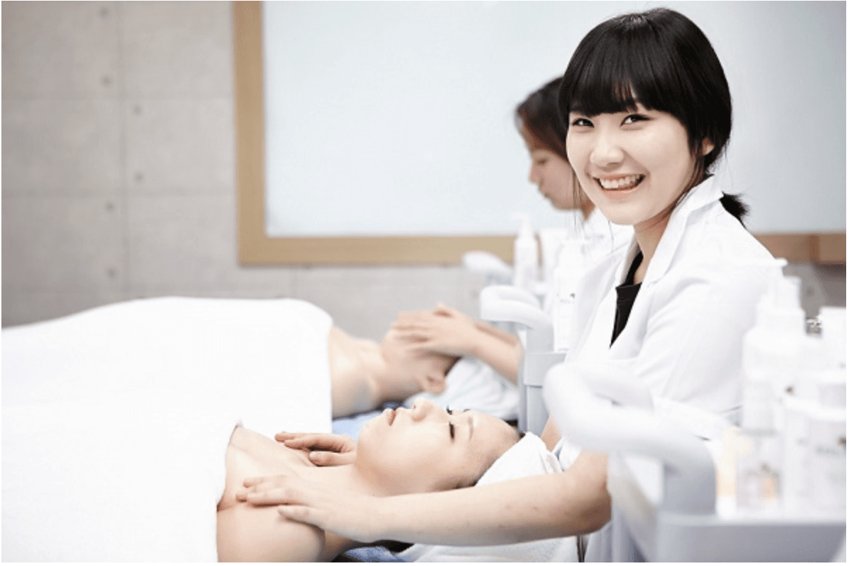Du học nghề Hàn Quốc là việc theo học một ngành nghề cụ thể, kết hợp giữa lý thuyết và thực hành.