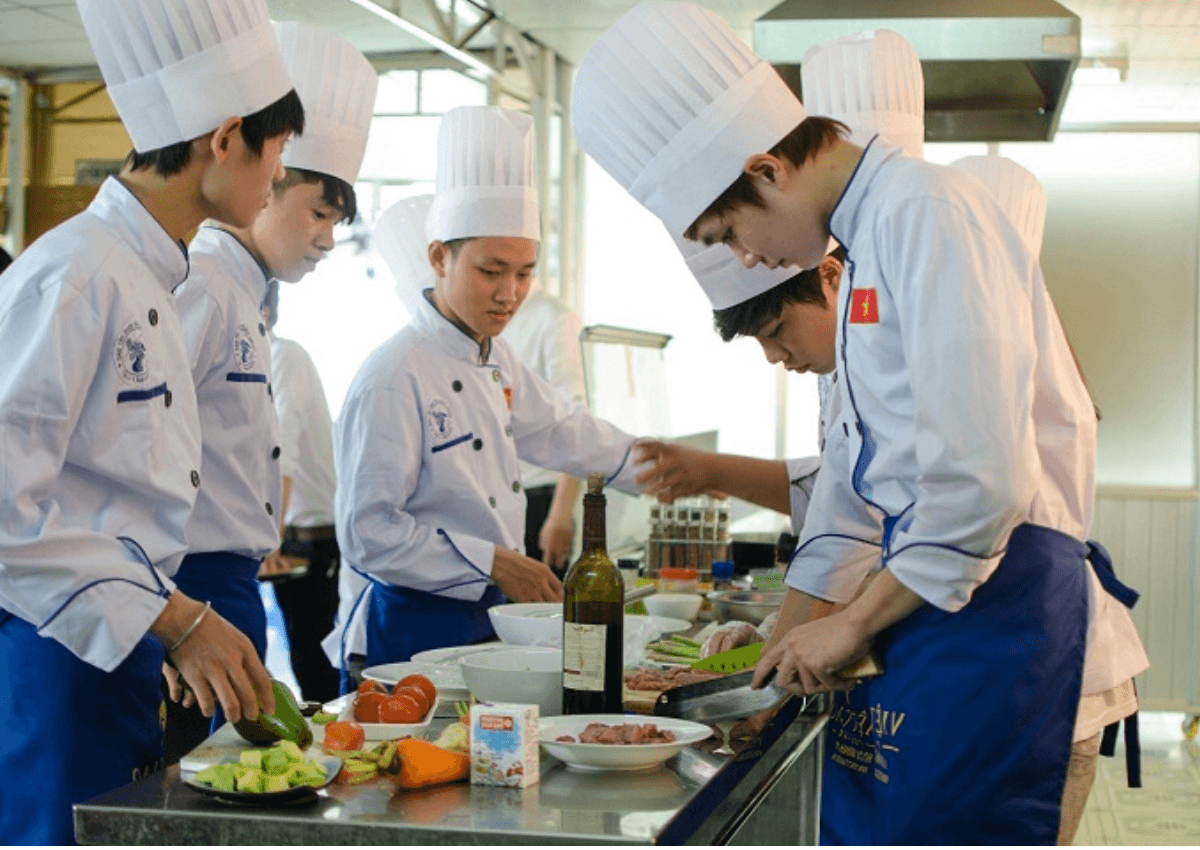 Sự không quen thuộc với tiếng Hàn có thể là một thách thức đối với sinh viên quốc tế khi đến Hàn Quốc