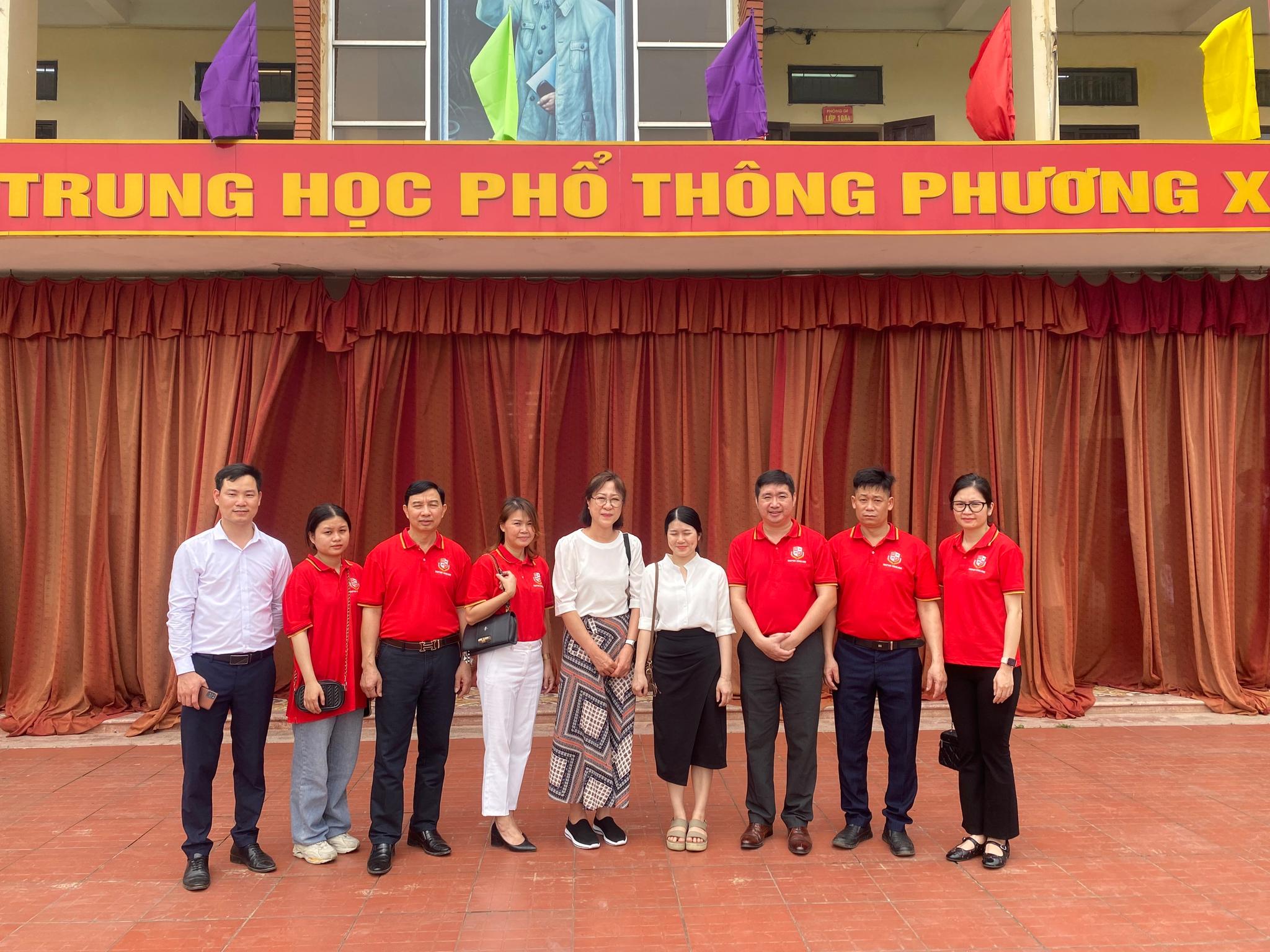 Việc tổ chức các chuyến đi tư vấn tuyển sinh trực tiếp tại các trường nhằm đưa nguồn thông tin tuyển sinh du học Hàn Quốc mới mẻ và chính xác đến với các học sinh.