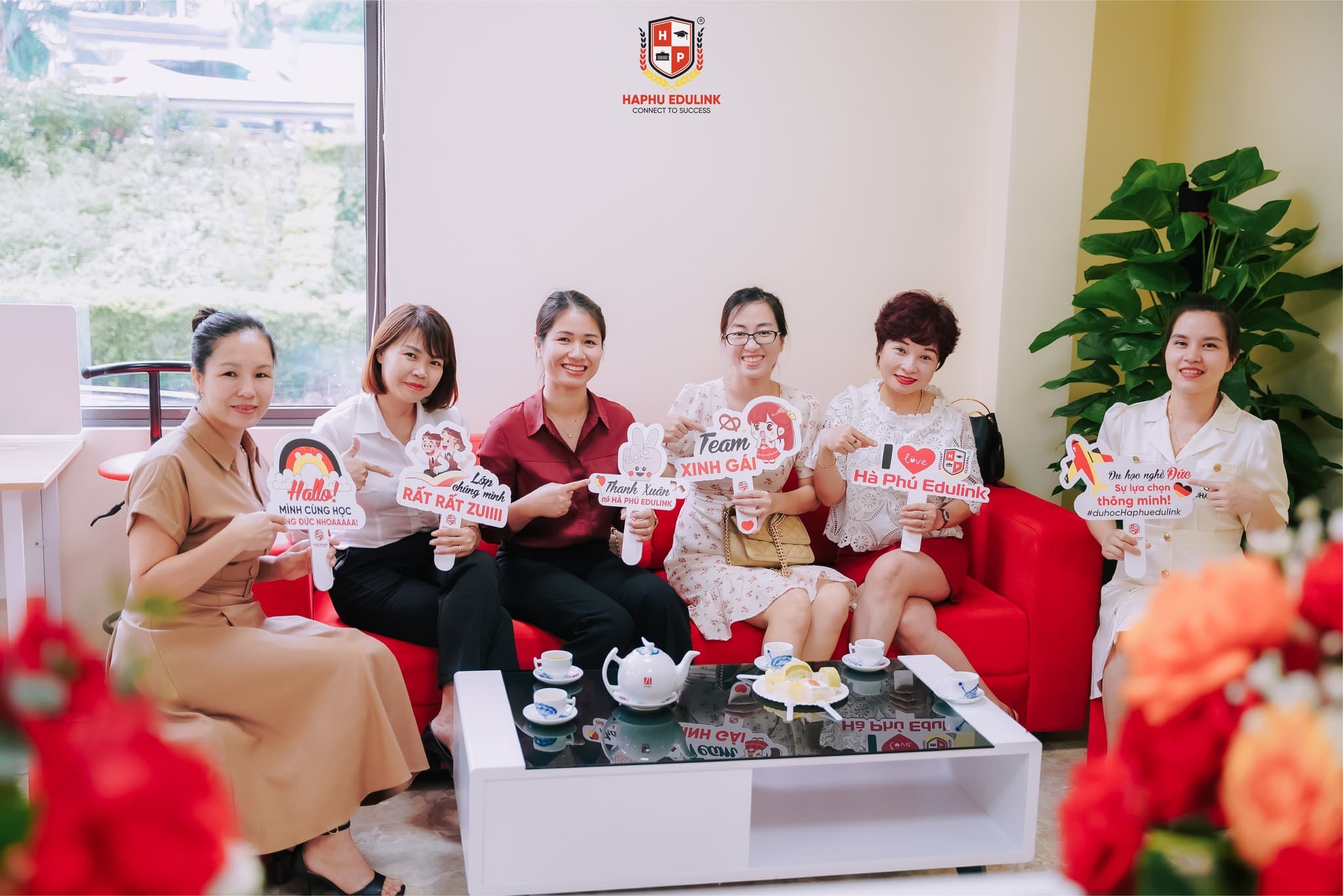 Hà Phú Edulink đón tiếp quý đối tác, khách hàng đến chung vui sự kiện khai trương cơ sở văn phòng mới
