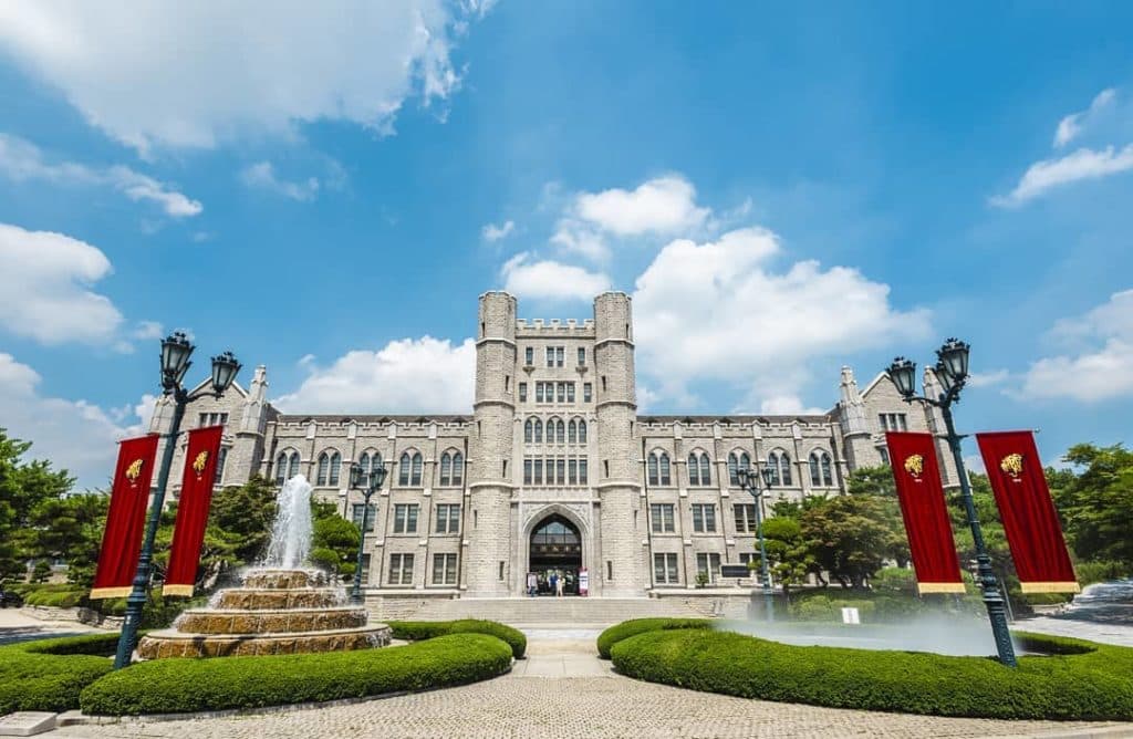 Đại học Korea có các chương trình đào tạo đa ngành từ Khoa Khoa học Xã hội, Khoa Khoa học Tự nhiên, Khoa Kinh doanh đến Khoa Luật và Khoa Y tế