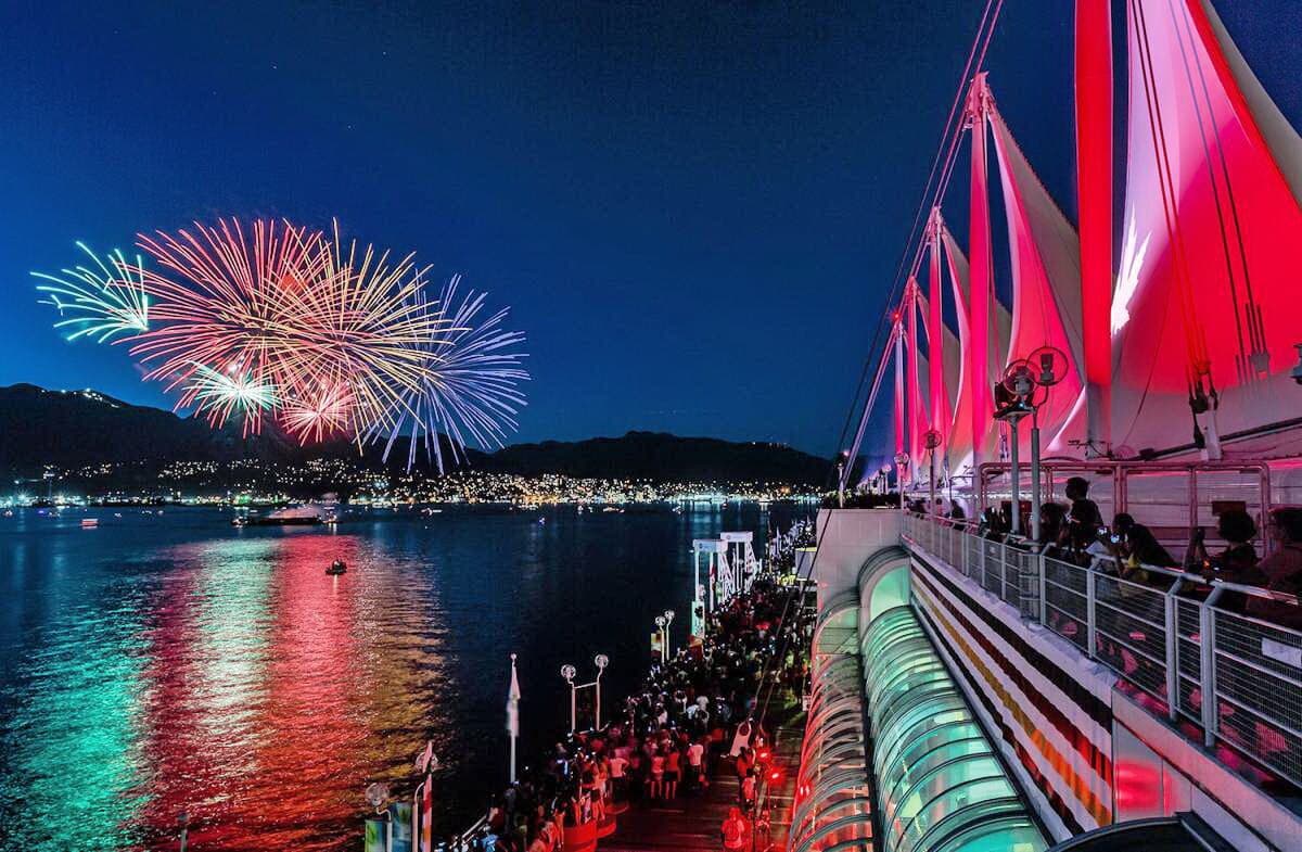Lễ Hội Pháo Hoa Vancouver là một sự kiện pháo hoa lớn nhất tại Canada.