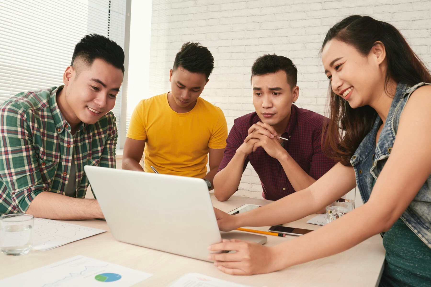 Môi trường đa dạng văn hóa sẽ giúp cho các bạn có cơ hội được bứt phá bản thân
