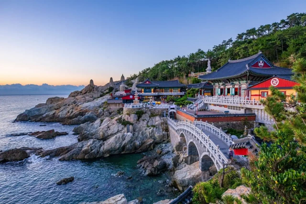 Mùa hè với nhiều địa điểm du lịch lý tưởng. 