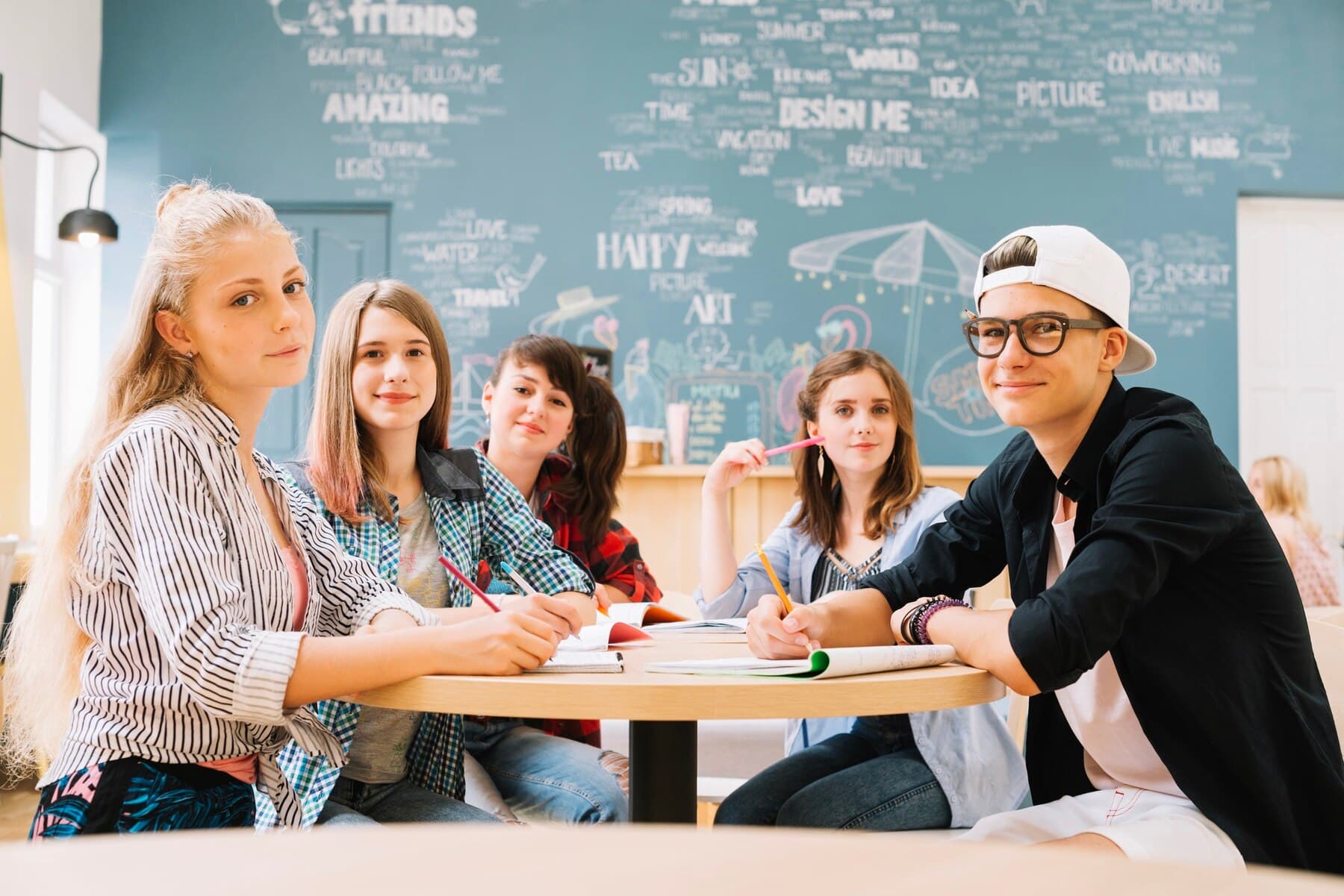 Du học nghề Đức là một hình thức du học kết hợp giữa học tập và thực hành tại các doanh nghiệp, công ty ở Đức. 