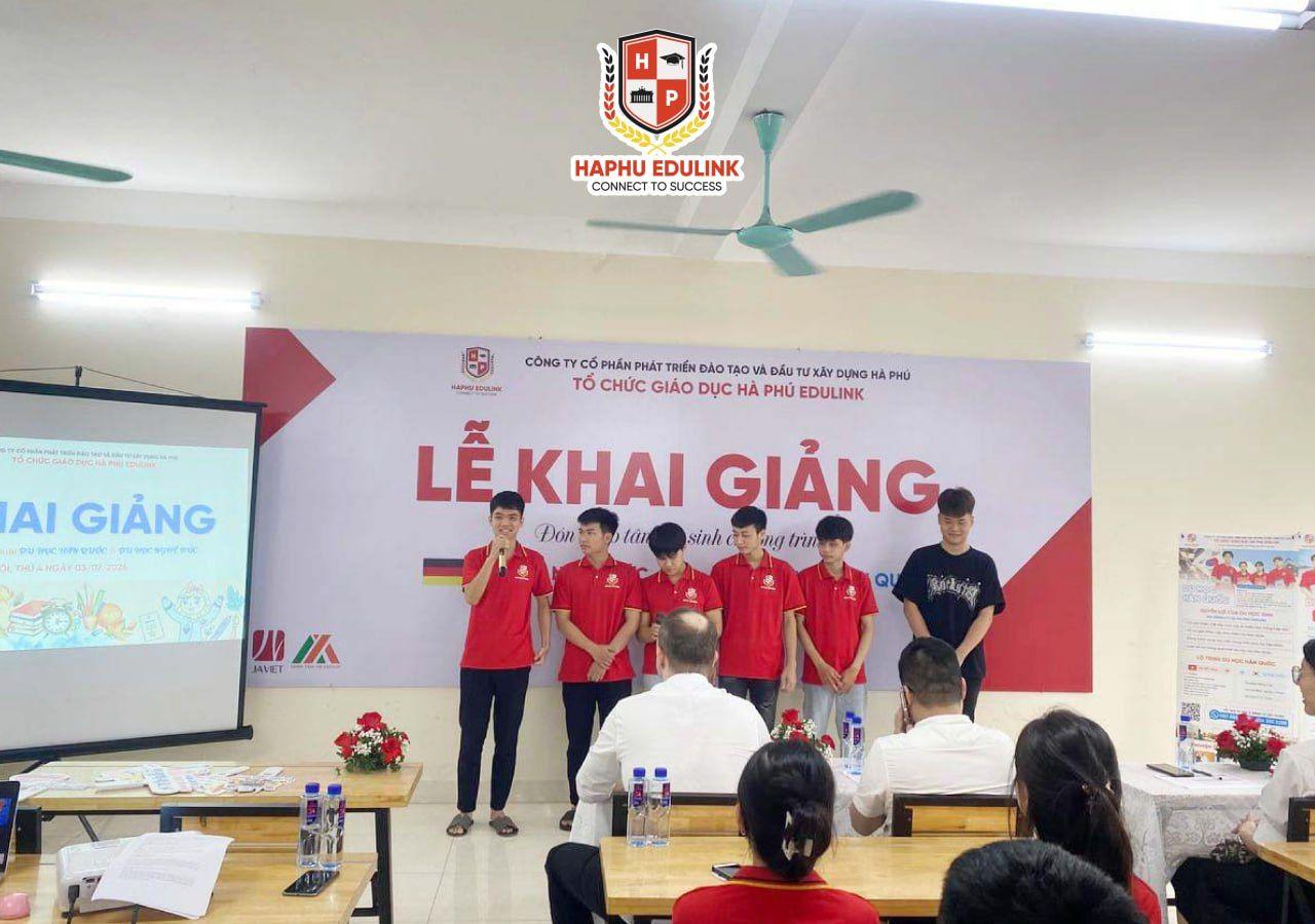 Để khích lệ tinh thần học tập của các tân học viên, Hà Phú Edulink đã chuẩn bị rất nhiều phần quà đặc biệt dành tặng cho các bạn tham dự lễ khai giảng.