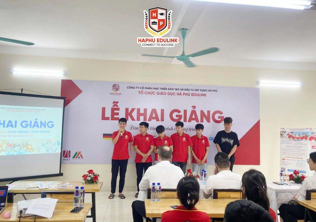 Để khích lệ tinh thần học tập của các tân học viên, Hà Phú Edulink đã chuẩn bị rất nhiều phần quà đặc biệt dành tặng cho các bạn tham dự lễ khai giảng