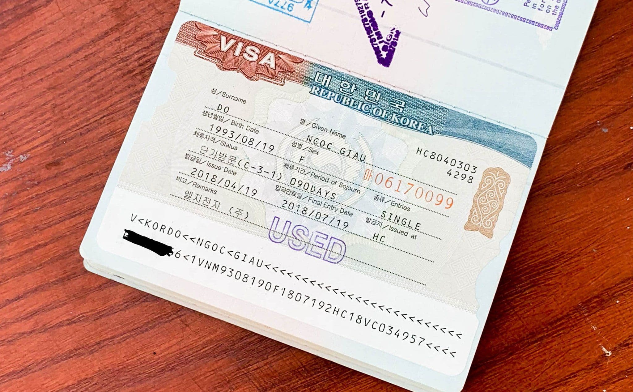 Visa thăm thân Hàn Quốc là một hình thức visa được cấp cho những ai mong muốn thăm thân, người thân định cư hoặc làm việc tại Hàn Quốc