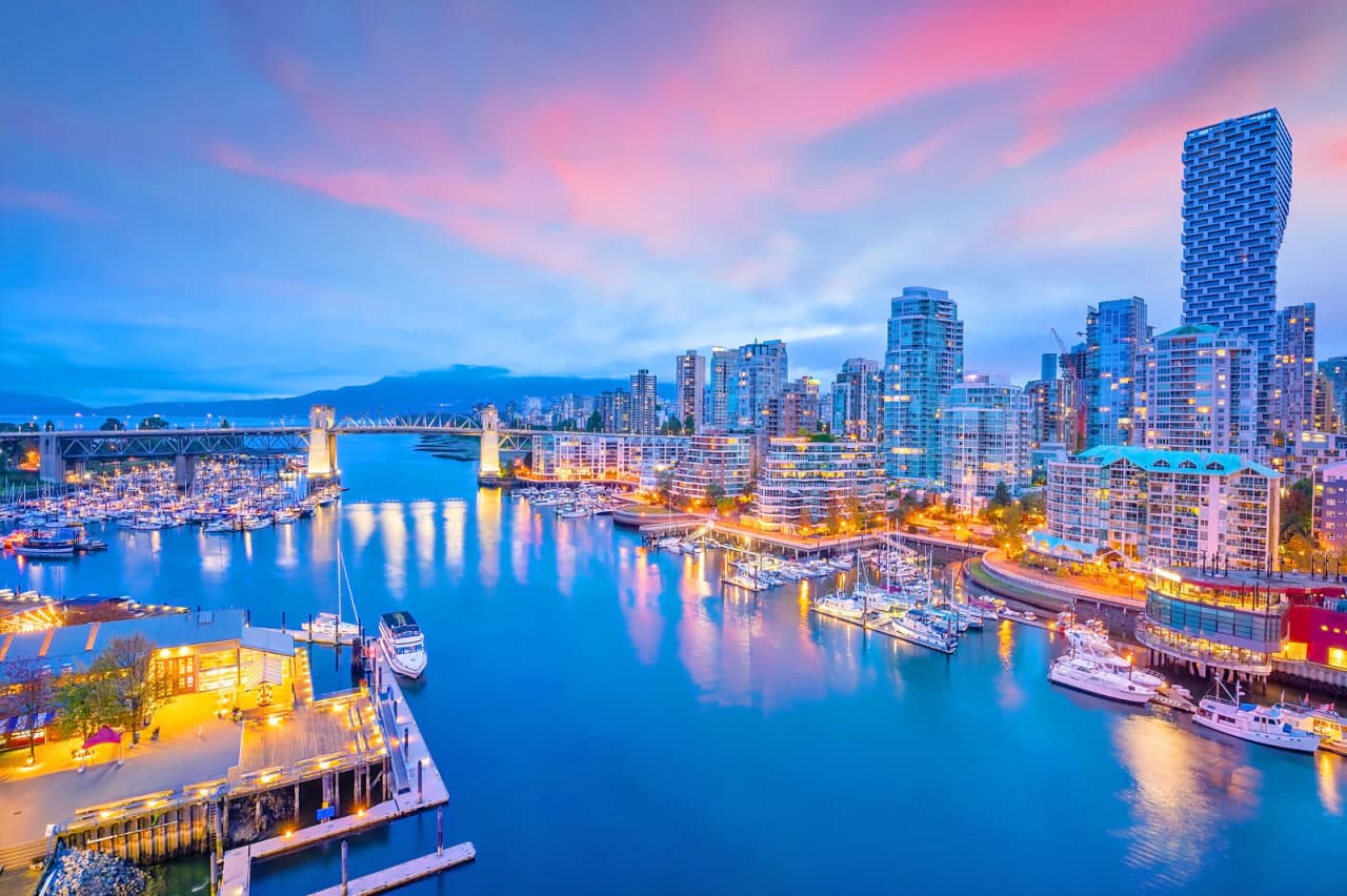 Vancouver - thành phố của trung tâm văn hóa đa dạng.